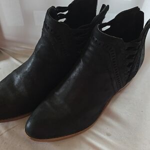 Women's Black Ankle Boots Size 11. Zipper Back